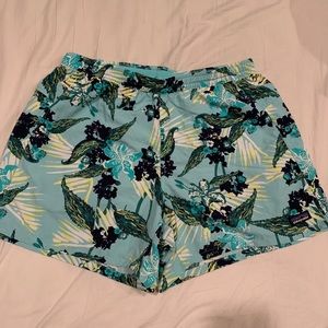 Women's Baggies Shorts - 5" Size Medium